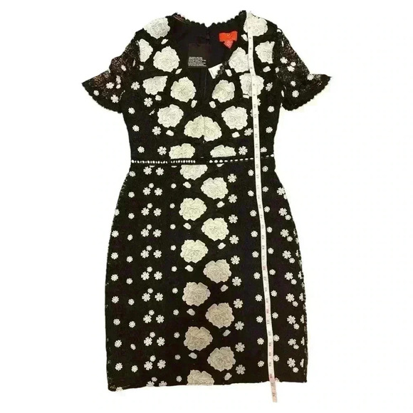 ML MONIQUE LHUILLIER EVA LACE DRESS SIZE 4 NWT - Picture 12 of 16